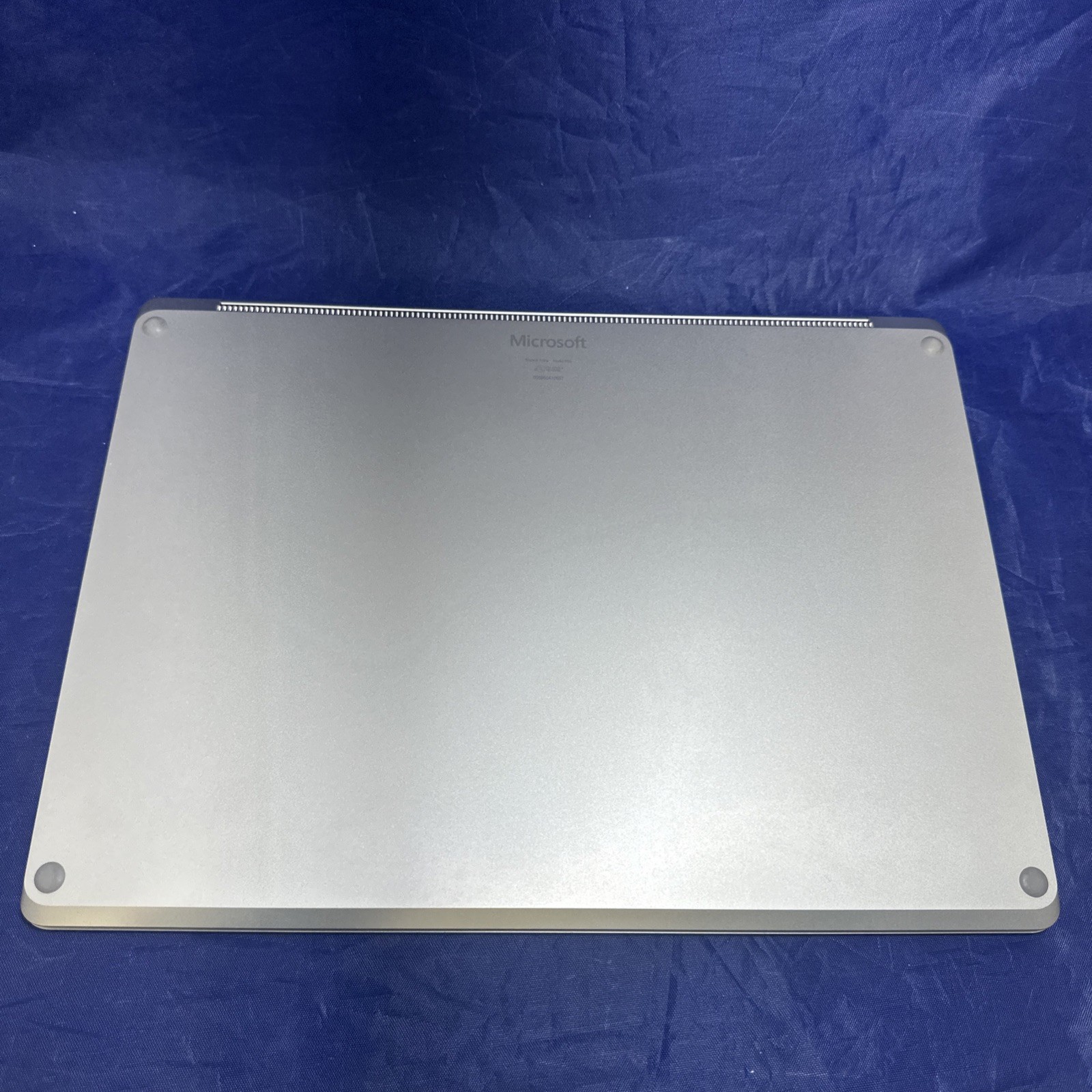 Microsoft Surface Laptop 4 13.5” 8GB 256GB (1950) i5-1145G7 @2.60 GHz Win 11pro