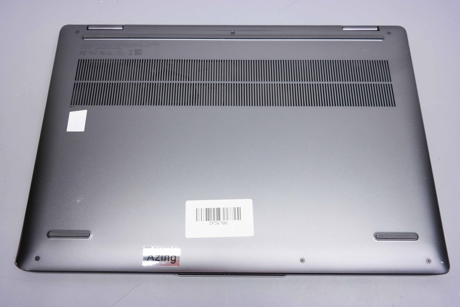 Lenovo Yoga 7i 82YN0001US 16″ i5-1335U 8GB RAM 512GB SSD READ