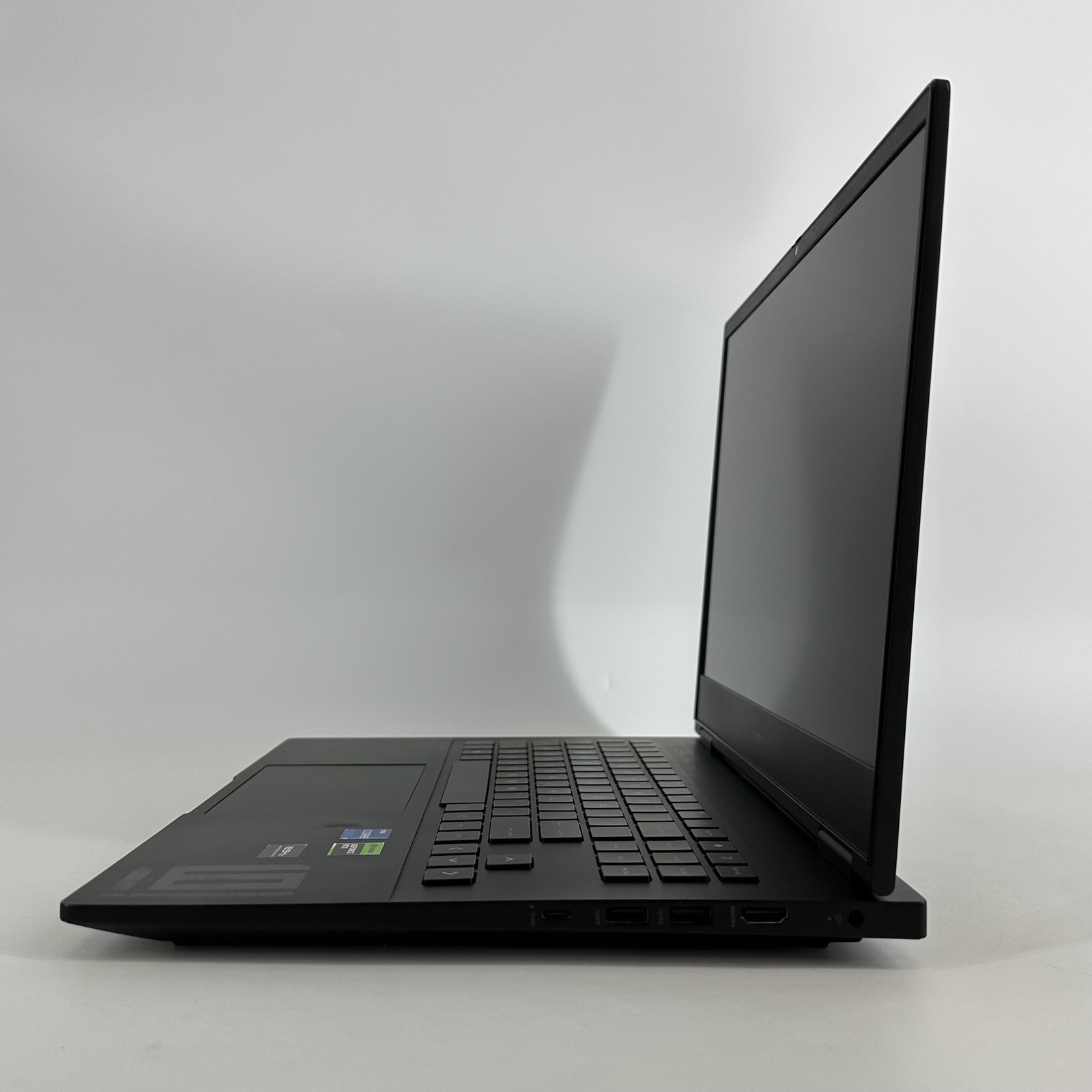 HP Omen 16 Black 165Hz FHD 2.4 GHz i7-13620H 16GB 1TB SSD RTX 4060 Very Good