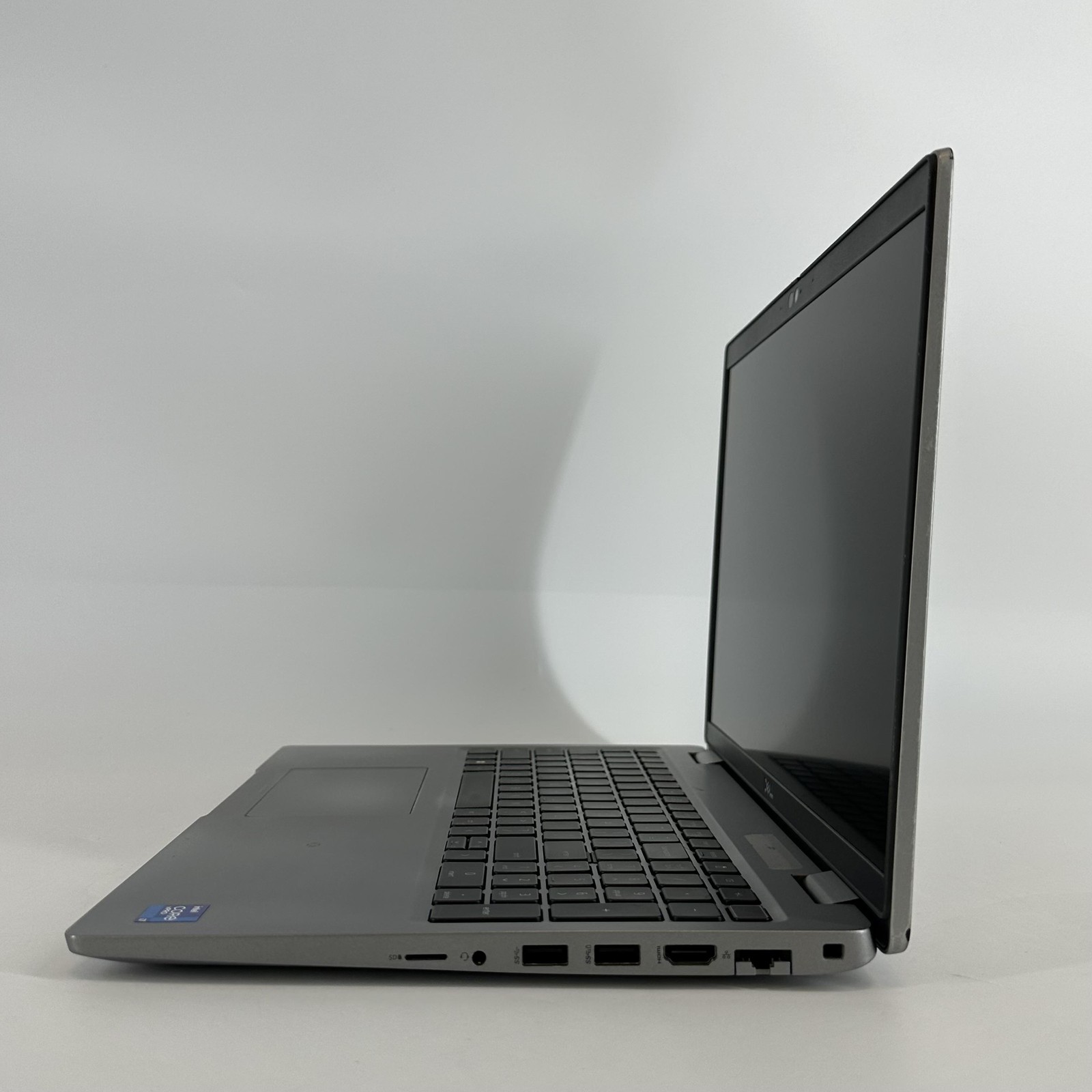 Dell Latitude 5520 15 FHD i7-1185G7 3.00GHz 16GB 256GB SSD Good – CHIPPED SCREEN