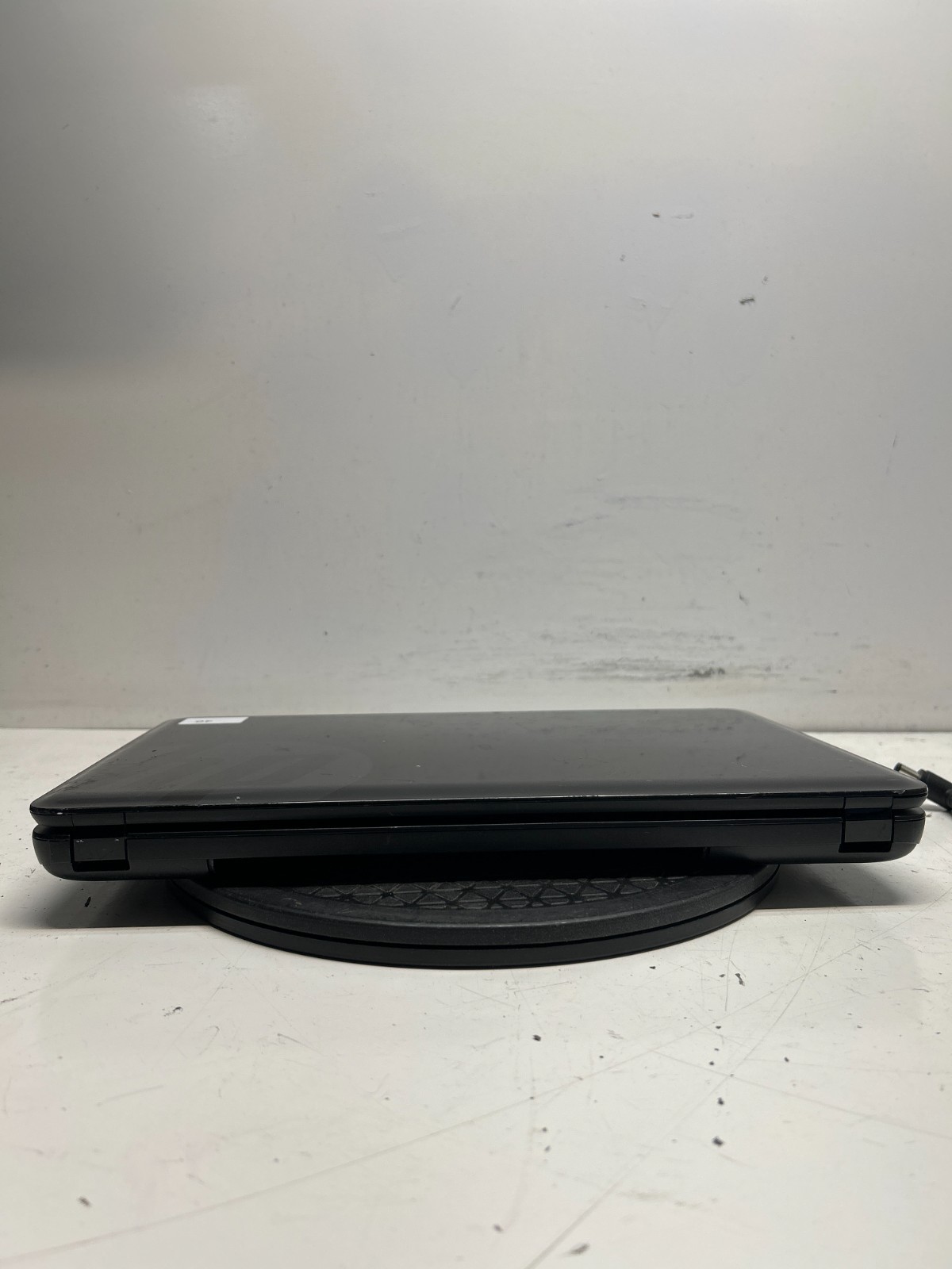 HP 2000-2b22DX Intel i3-3120M 2.5GHz 4GB NO HDD