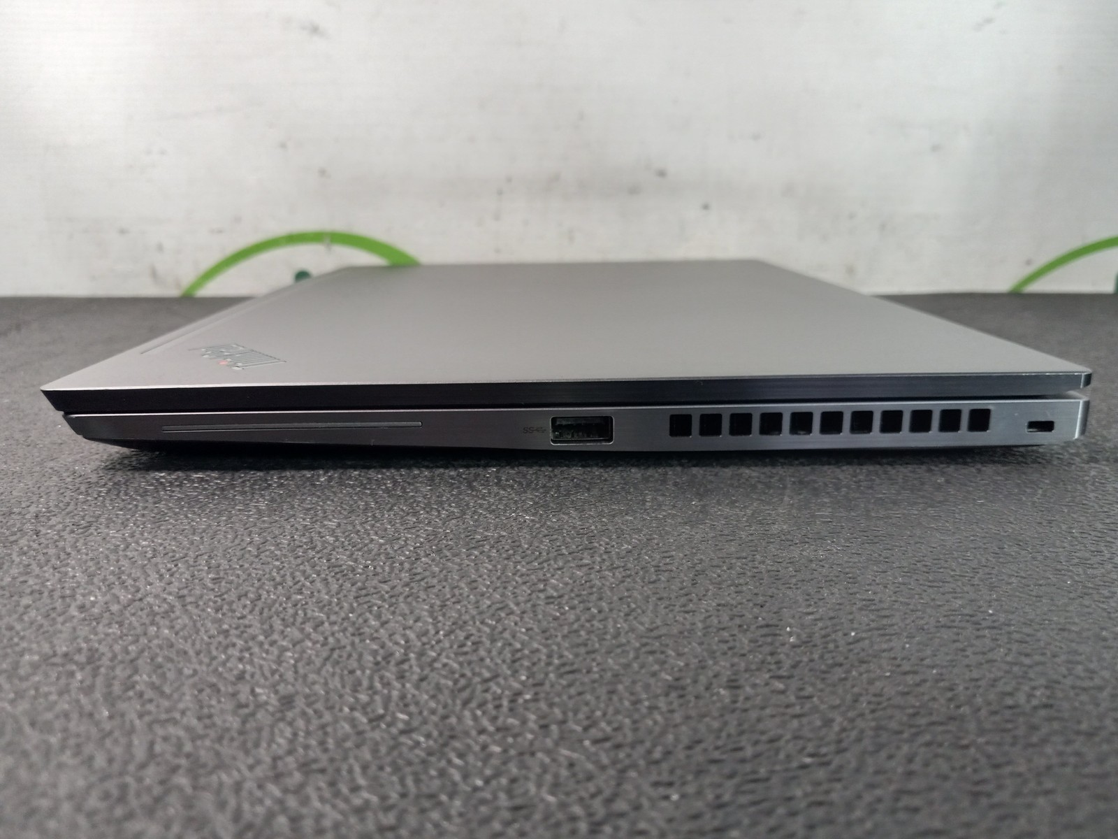 Lenovo ThinkPad T14s Gen 2i 14″ i7-1165G7 16GB 512GB 4K Laptop w Adapter Win11