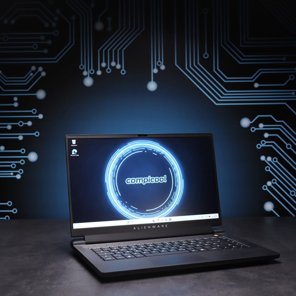 Dell Alienware m15 R7 // Intel Core i7-12700H, 16GB RAM, RTX 3060, 512GB SSD
