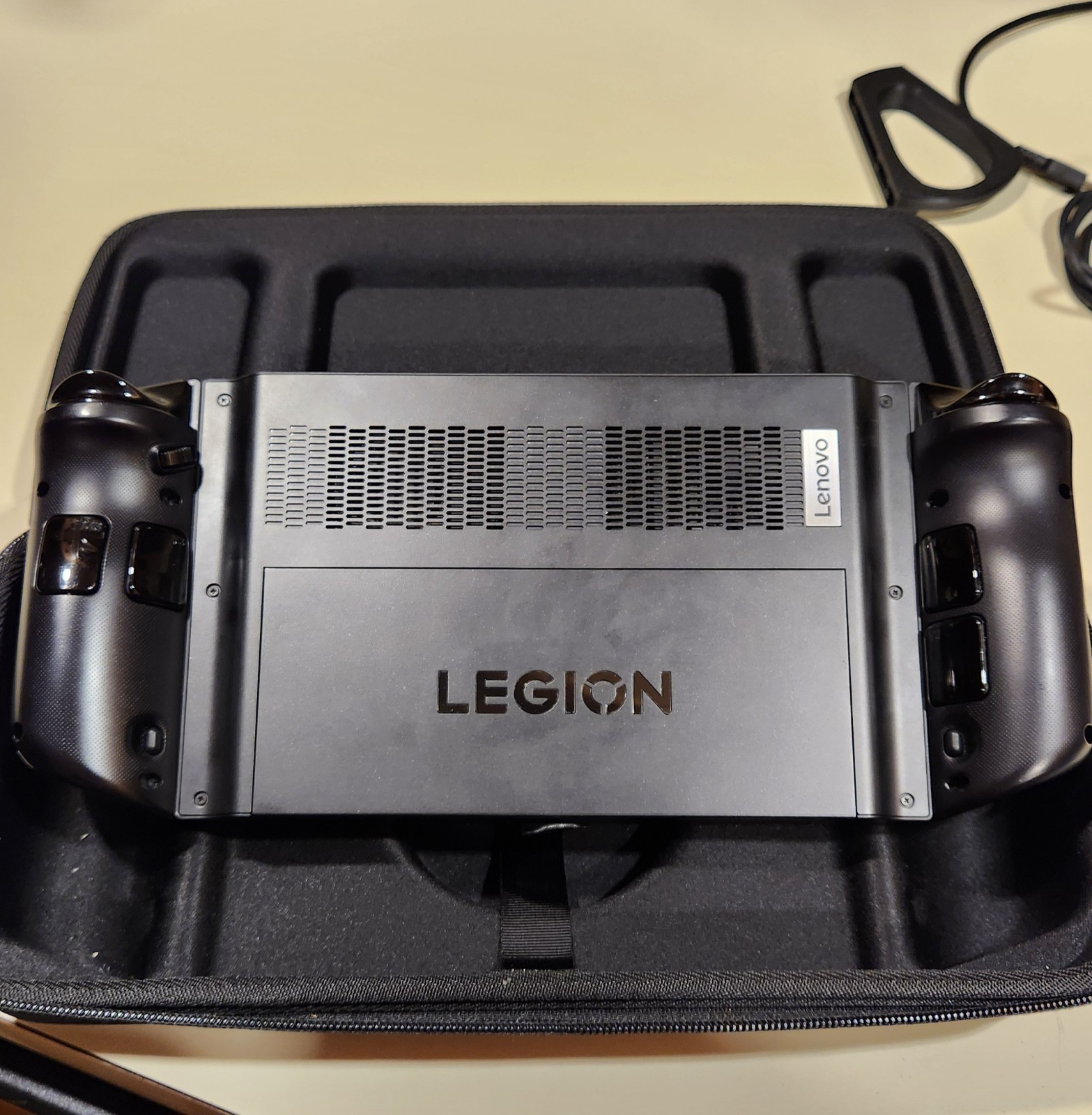 Lenovo Legion Go 8.8in Ryzen Z1 Extreme 16GB 512GB SSD + extras!!