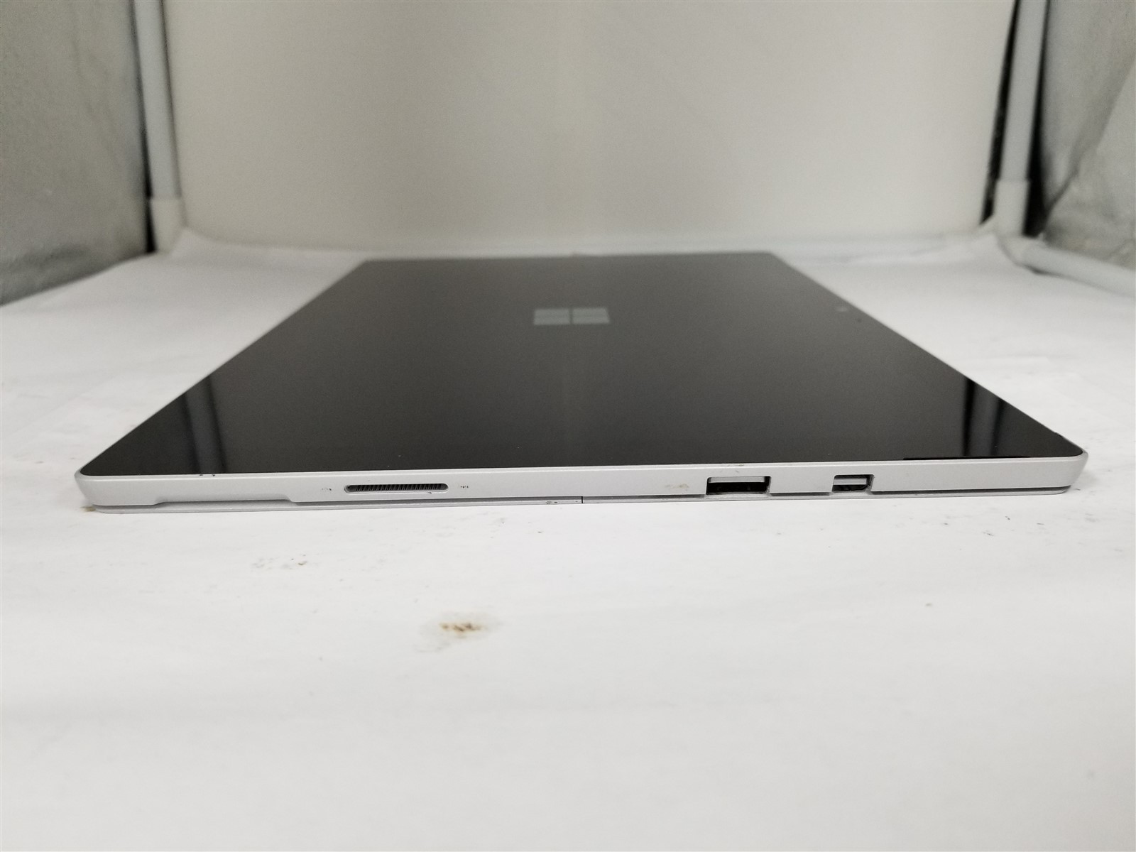 Microsoft Surface Pro 6 Core i5 12.3″ 8GB/128GB Black Damaged See Details VD6347