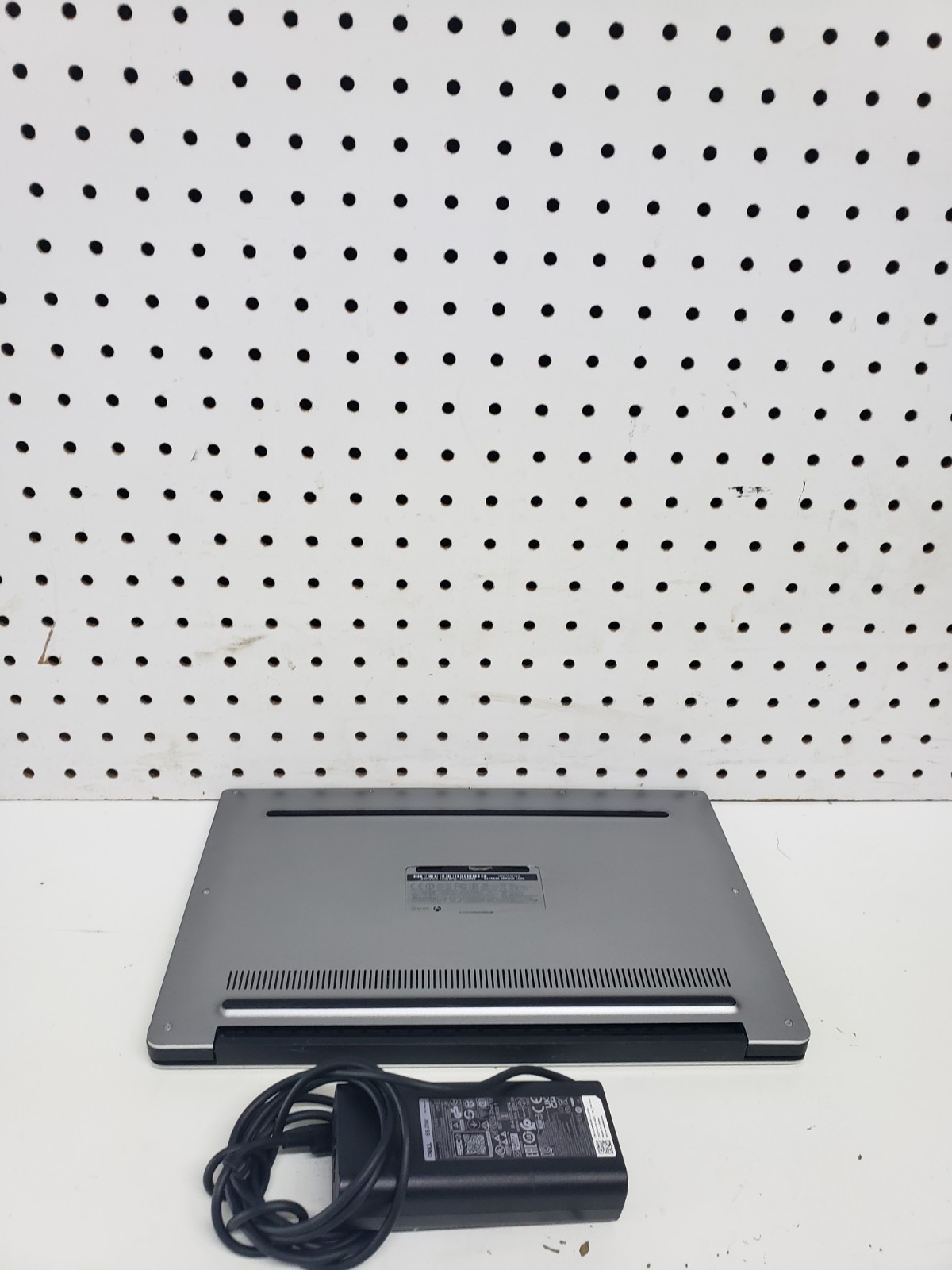 Dell XPS 13 9343 13″ 2.20GHz Intel Core i5-5200U 8GB RAM 512GB SSD Windows 11