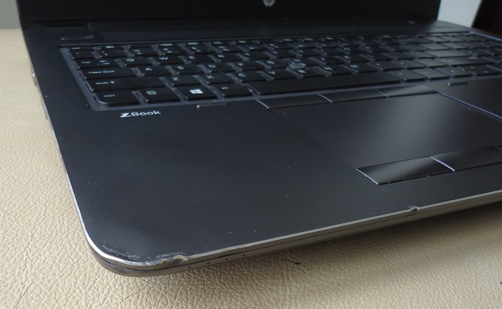 HP ZBook 15 G3 i7-6700HQ 2.70GHz 8GB 128GB NVMe 15.6″ FHD Quadro M2000M
