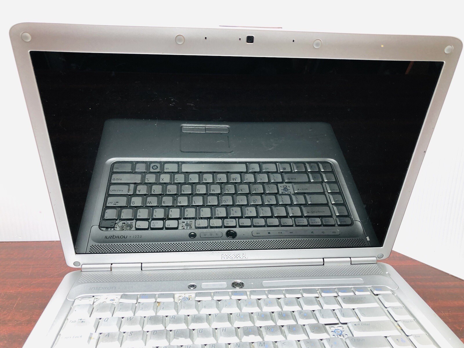 Dell Inspiron 1525 15.4″ Laptop , FOR PARTS ! Memory Sticks Hard drive