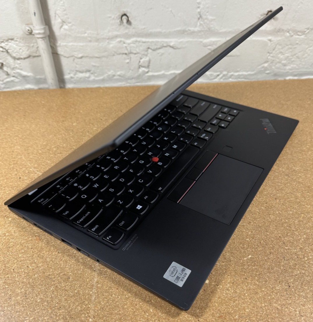 Lenovo X1 Carbon Gen 8 i7-10610U 16GB 512GB SSD Win 11 Pro White Spot