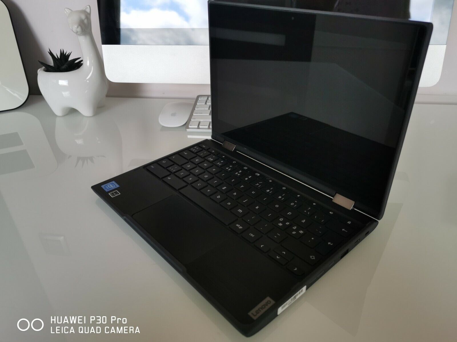 Lenovo Chromebook 300e 4GB 32GB Gen.2 Touch Function WebCam 2 in 1 Laptop + Tablet