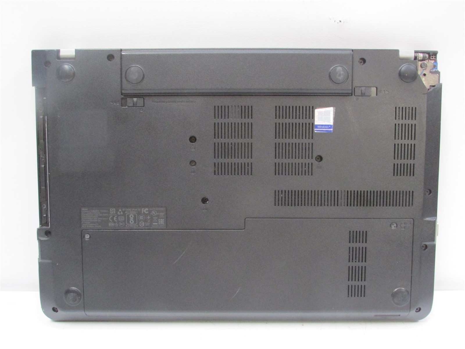 Lenovo Thinkpad E570 i7-7500U 2.7GHz 8GB RAM 128GB m.2 15.6″ Windows 10 Pro DMG