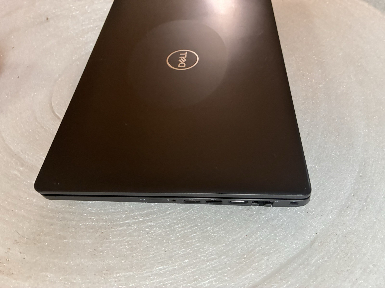 Dell Latitude 5400 i5-8250U 1.60 GHz NO RAM No SSD No Adapter