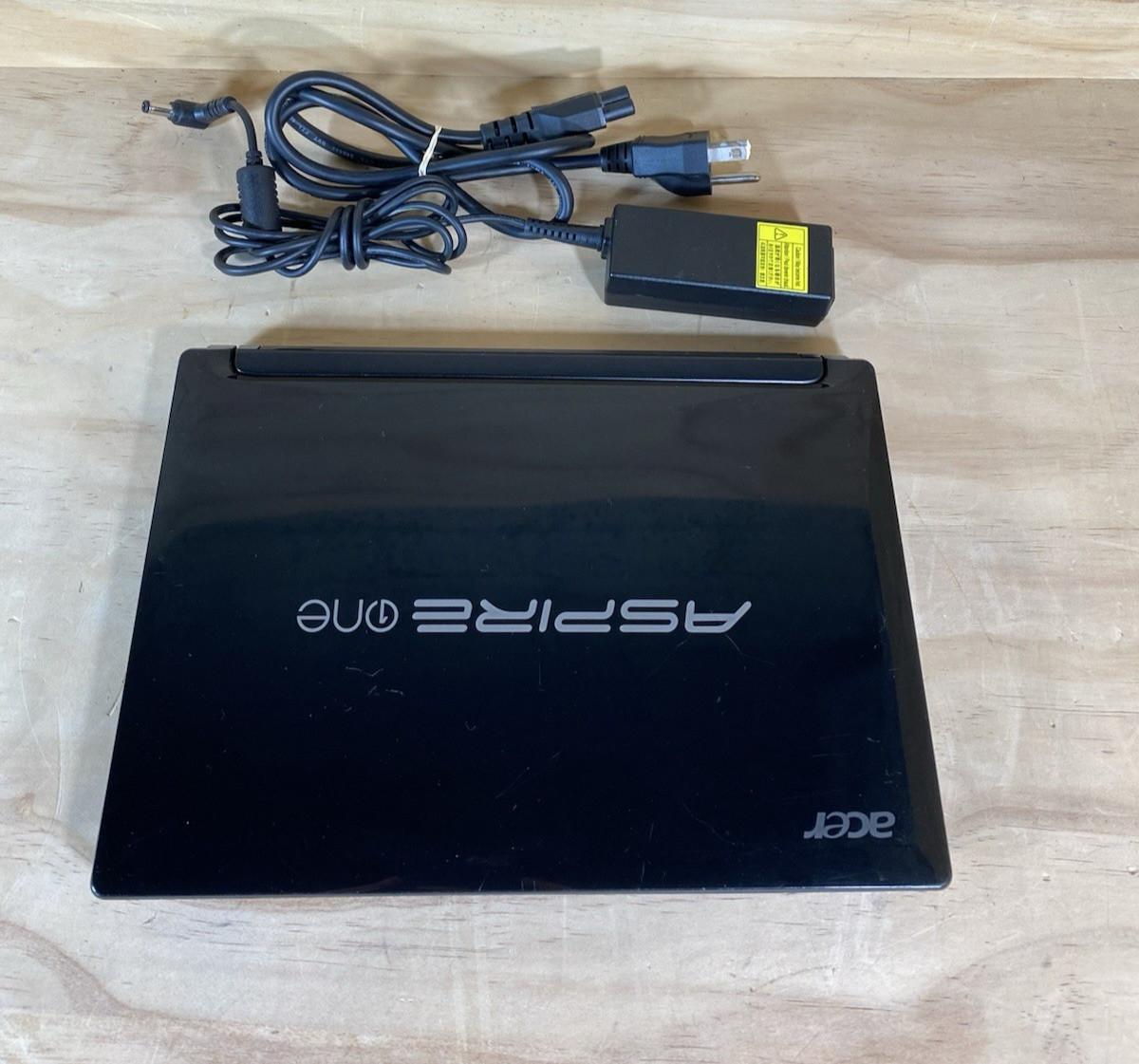 ACER Aspire One – D255E – 500GB HDD – 1GB RAM – SD – Win 7 Starter/bad batt