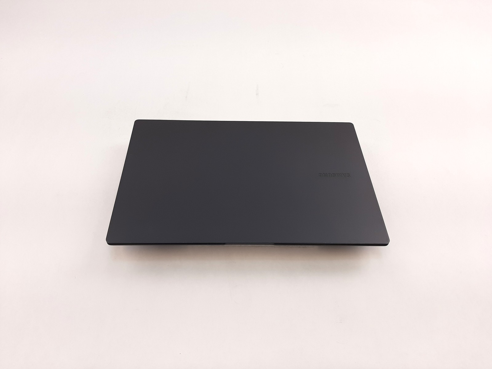 Samsung Galaxy Book2 i5-1240P 8GB RAM 256GB NVMe Dents Parts/Repair No AC C3*554