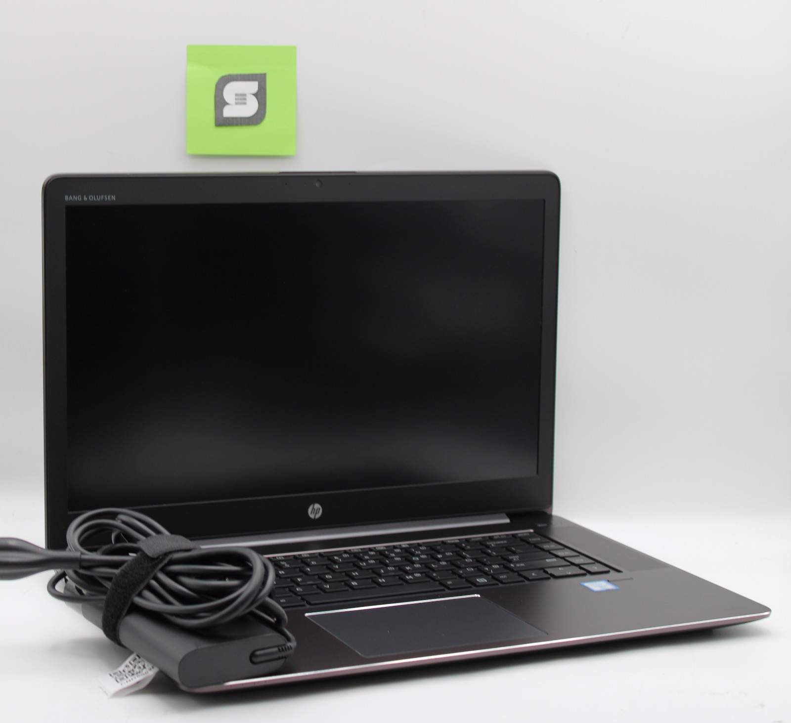 HP ZBook Studio G3 i7-6820HQ @ 2.7 GHz 8GB RAM 128GB SSD M1000M No OS *READ