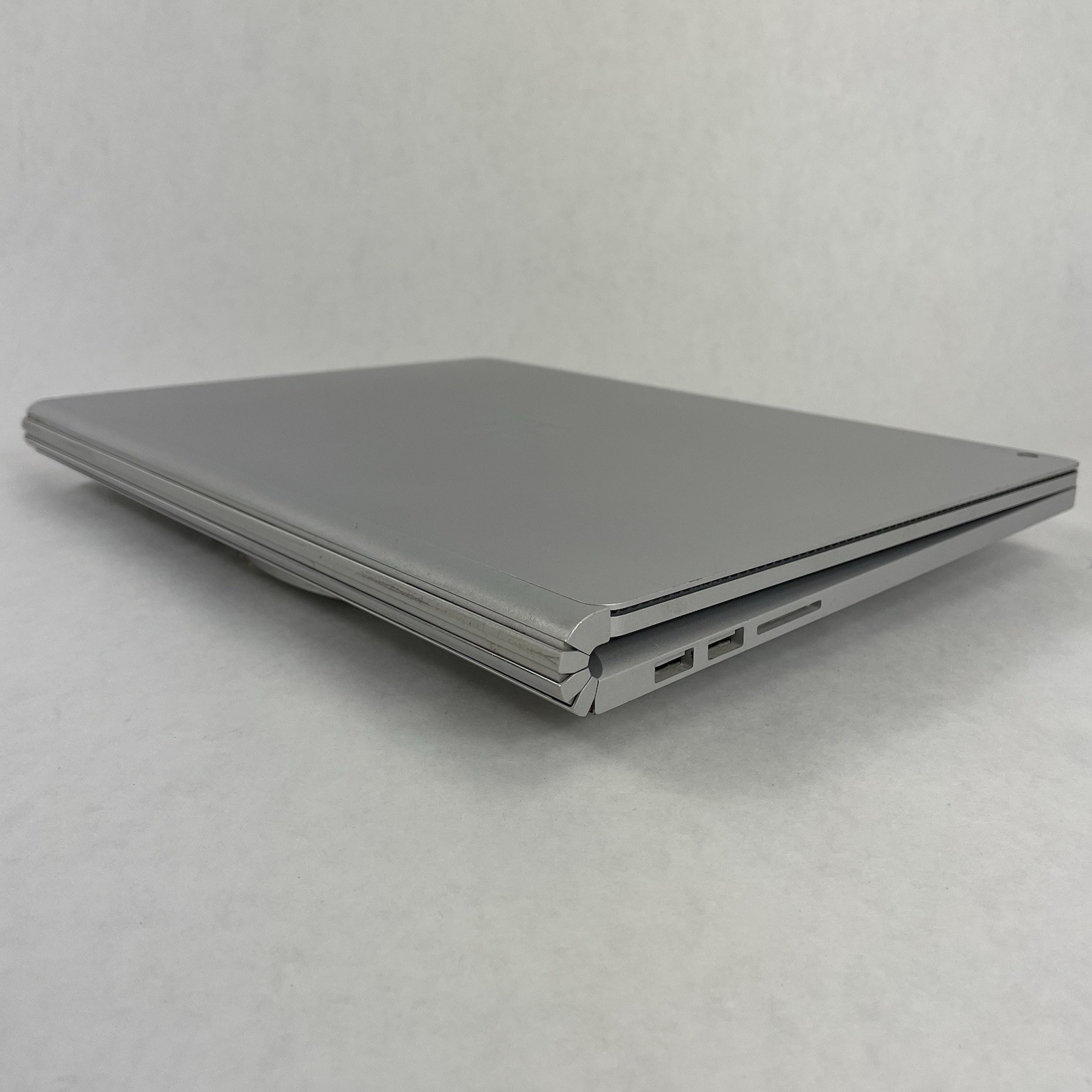 Microsoft Surface Book 2 13.3″ i7-8650U 1.90 GHz 8 GB RAM 256 GB SSD Win11