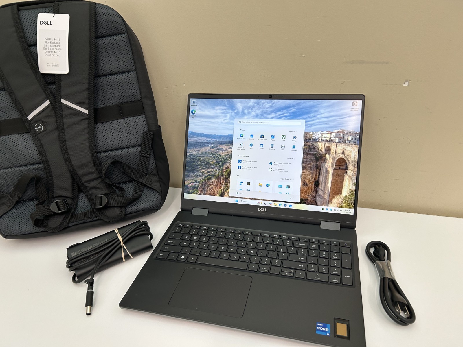 Dell Precision 7670 16″ Core i7-12850HX 16GB RAM 1TB NVMe NVIDIA RTX 2000 Win 11