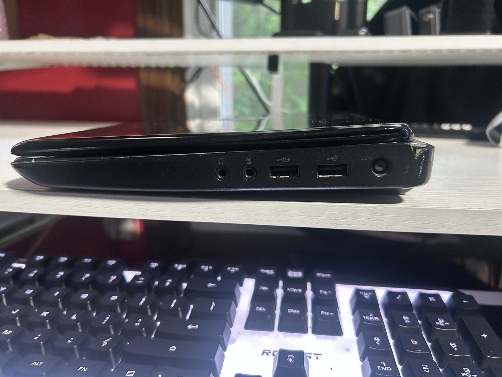 Dell Inspiron 2010 Windows 10 + Charger