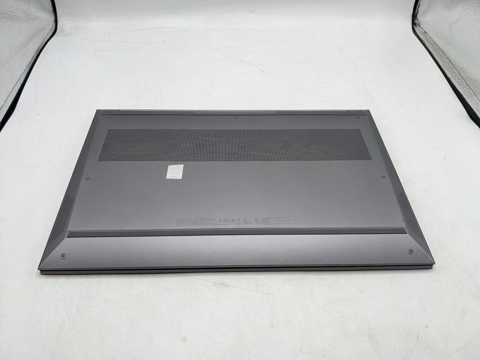 HP ZBOOK STUDIO G8 I7-11850H 2.5Ghz 32GB RAM 512GB *GRADE D*