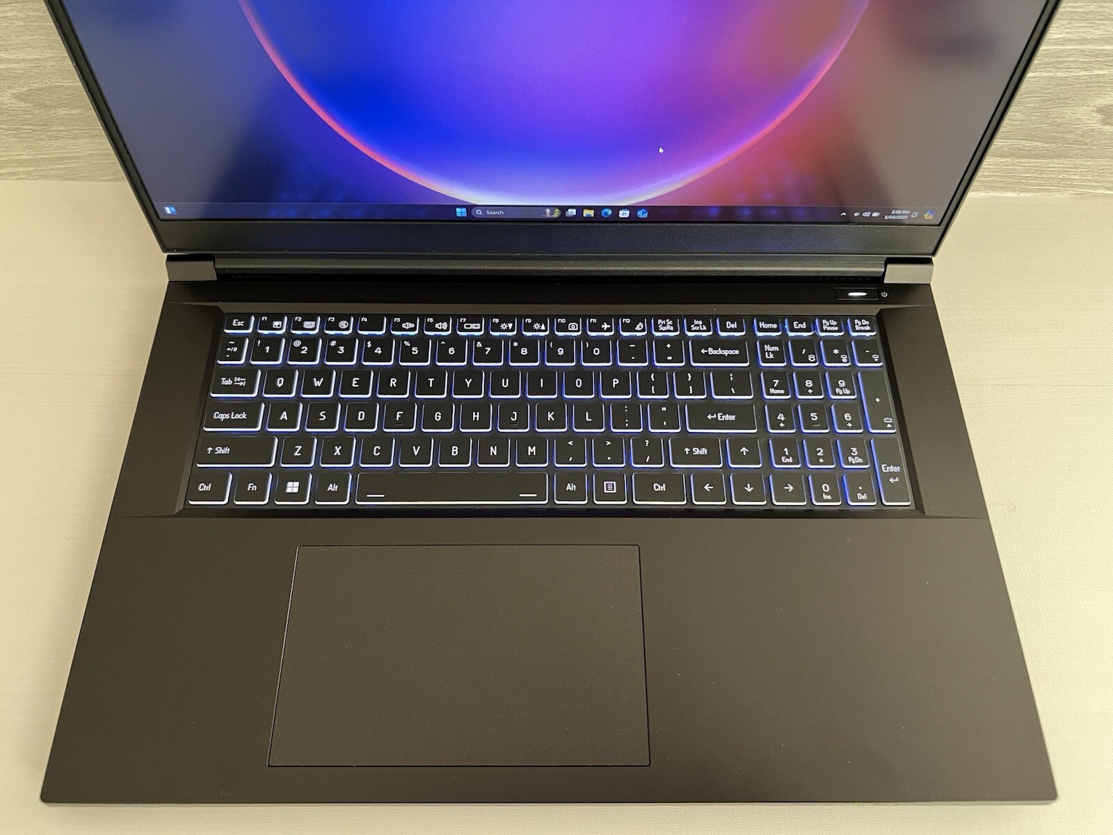 iBuyPower NP70RNJS 17.3 in i9-13900H 16GB 512GB RTX 3050 FHD Sager Chimera (96)