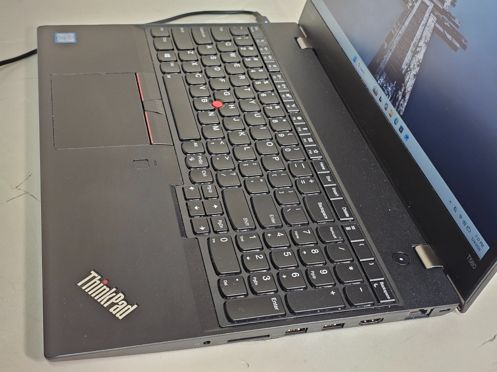 Lenovo ThinkPad T580 Laptop – 1.7 GHz i5 16GB 256GB Cam 15.6″ Touchscreen – SP1