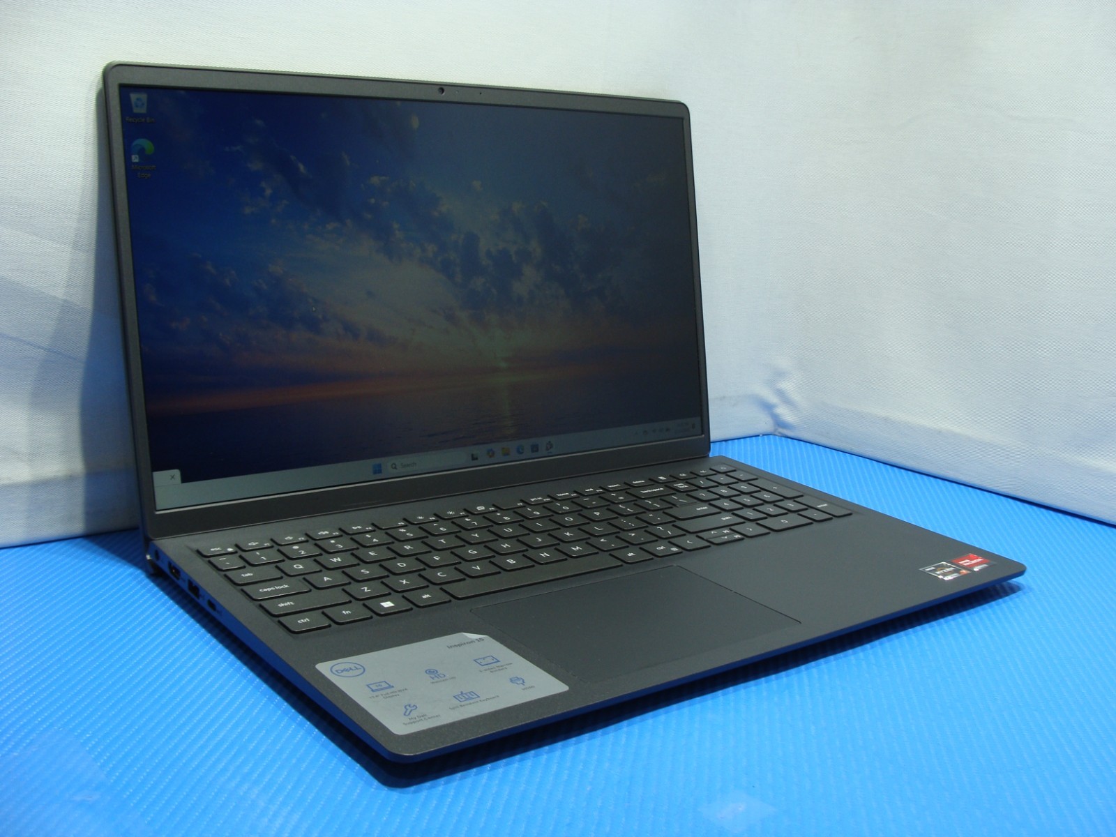 Dell Inspiron 15 3525 15.6”FHD 120hz AMD Ryzen 7 5700U 1.8GHz 16GB 1TB +Charger