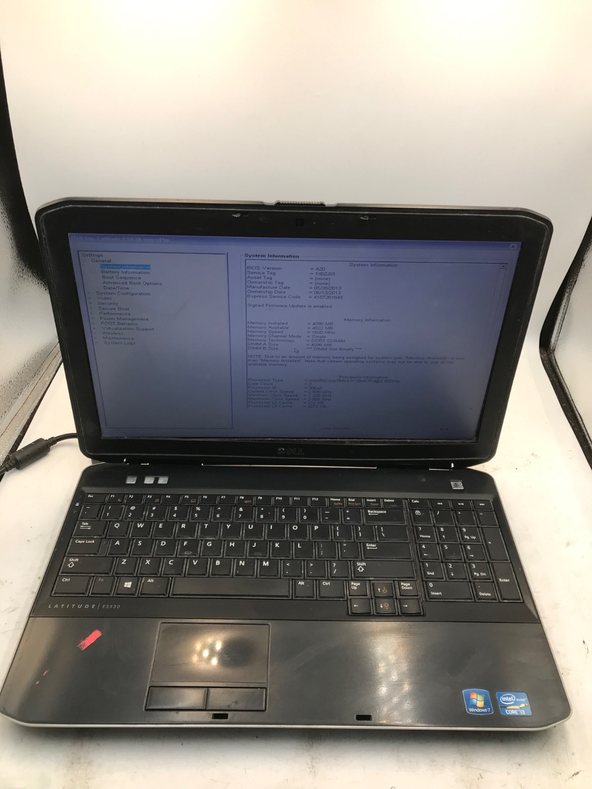 Dell latitude E5530 Intel i3-3120M 2.5GHz 4GB RAM 15″ Laptop-BOOTS/BAD HINGE-MZ