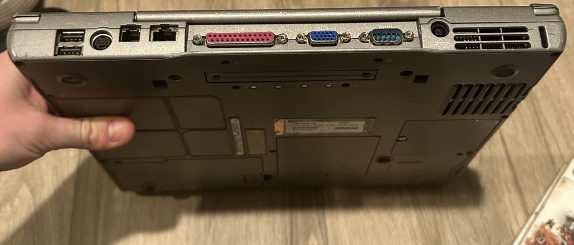 Dell Latitude D600 XP Laptop 2GB RAM Pentium M 1.6GHz 60GB HDD VGA Serial
