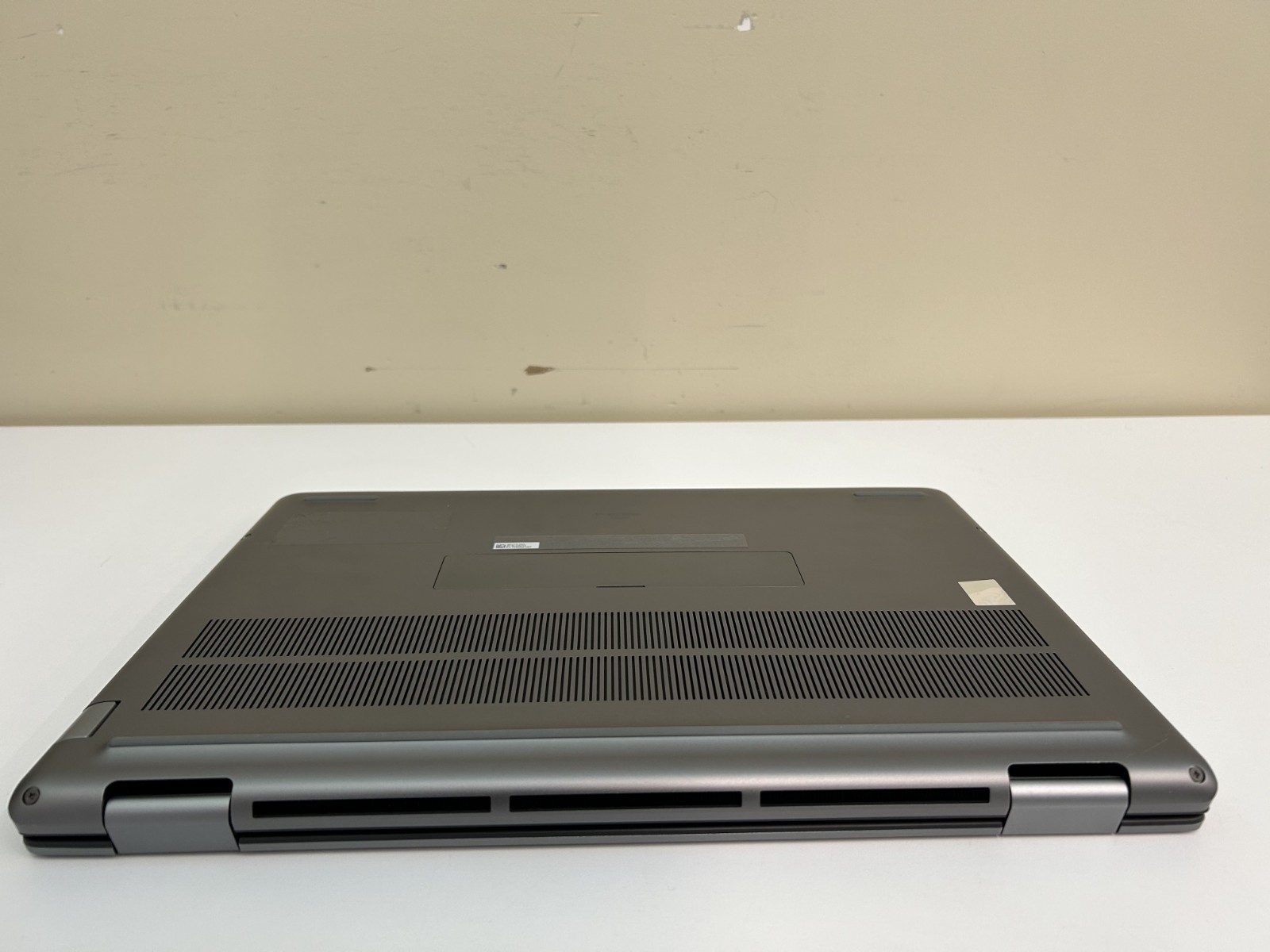 Laptop Dell Precision 7680 16″ Core i7-13850HX 128GB RAM 2TB SSD RTX 2000 Win 11