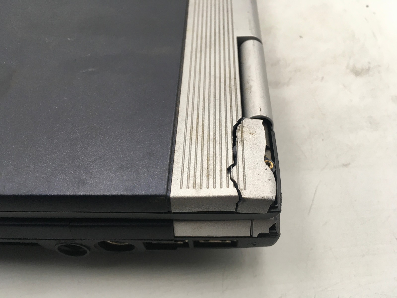 SPARTAN N30N3 14 – BOOTS TO BIOS – INTEL PENTIUM III – 640KB RAM – READ DESC -BB