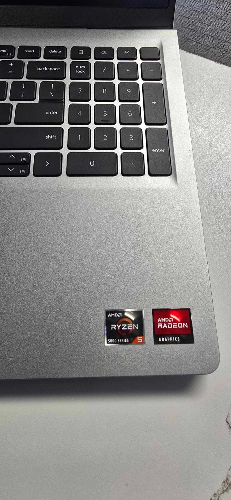 Dell Inspiron 15.6 laptop Touchscreen Backlit Ryzen 5 8G Ram 256GSSD Win 11 Home