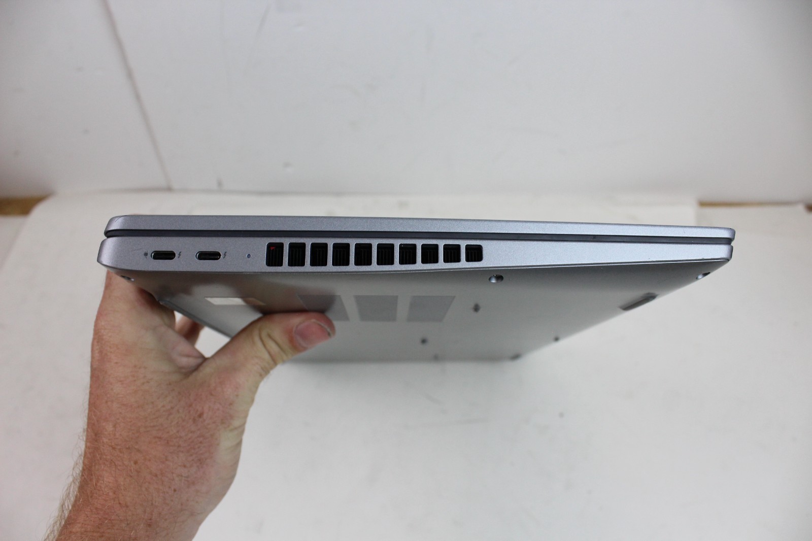 AS IS PARTS NO POWER Dell Latitude 5540 15.3″ i7-1365U 8GB RAM NO HDD