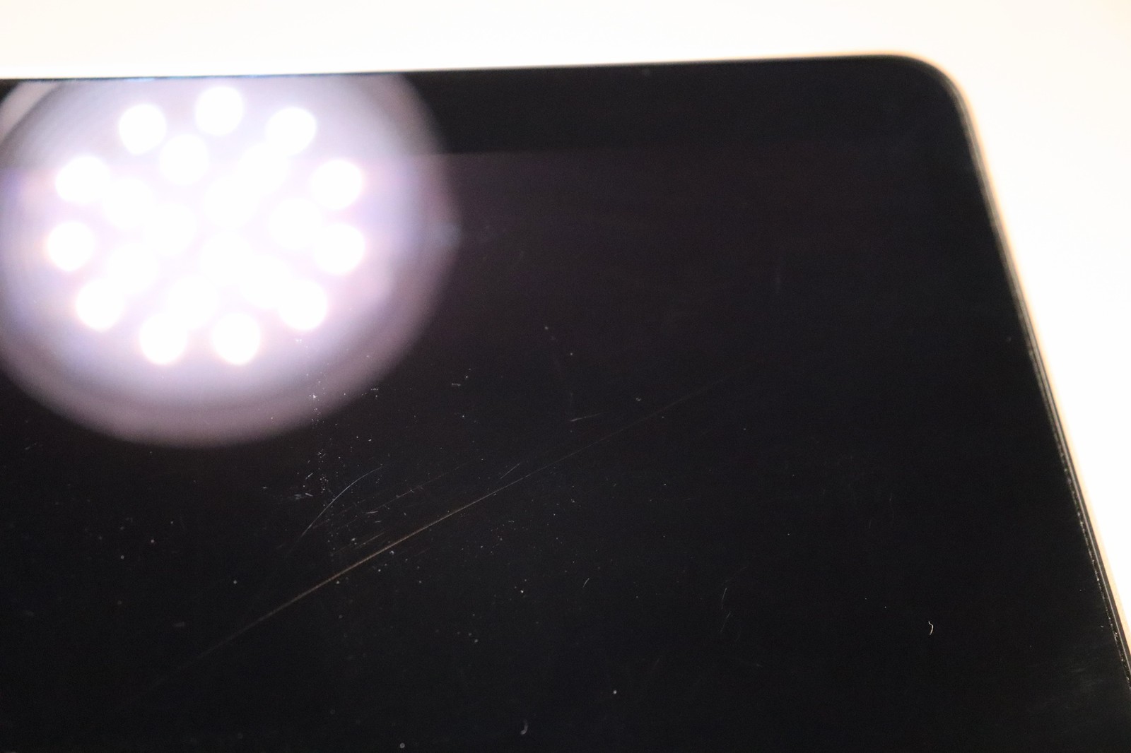 Apple A2179 MackBook Air Retina 13″ i3-1000NG4 8GB RAM 256GB SSD – Bad Battery