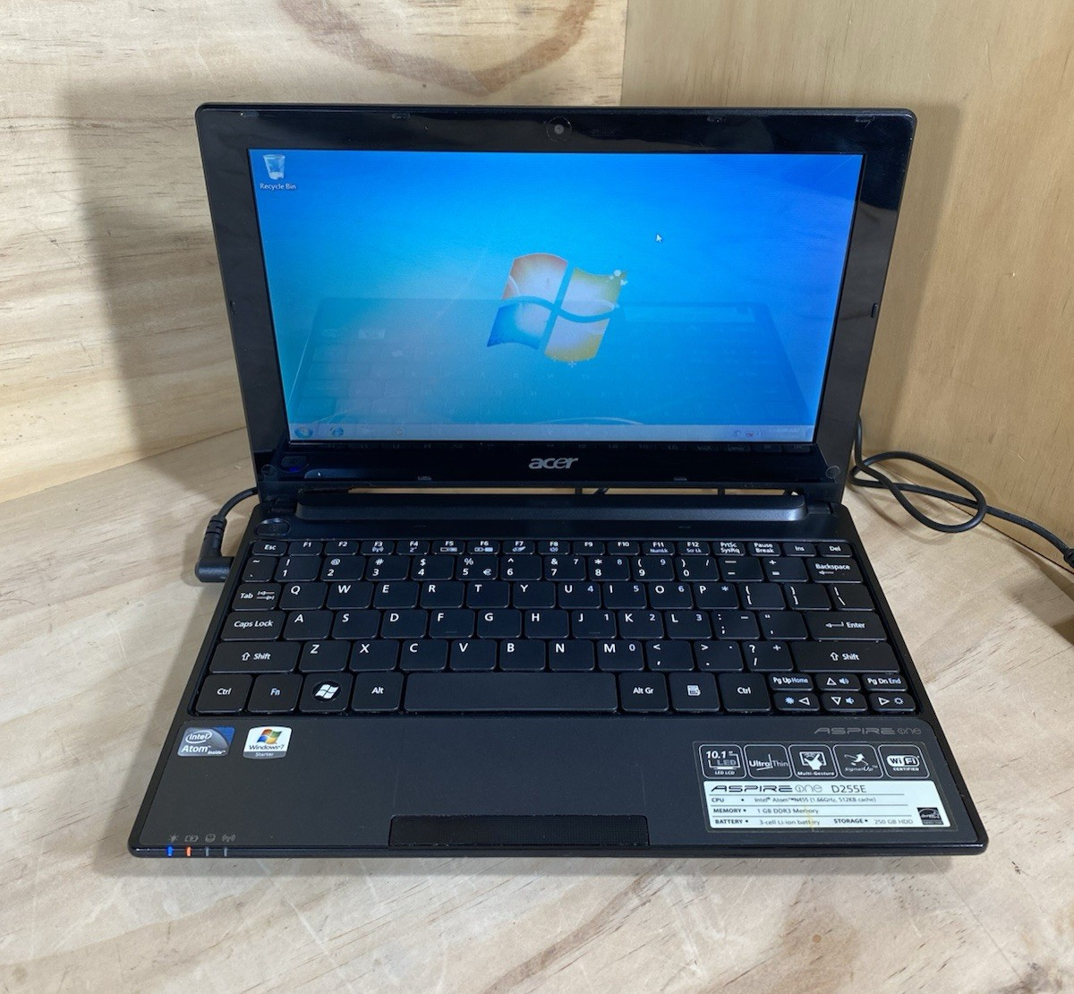 ACER Aspire One – D255E – 500GB HDD – 1GB RAM – SD – Win 7 Starter/bad batt