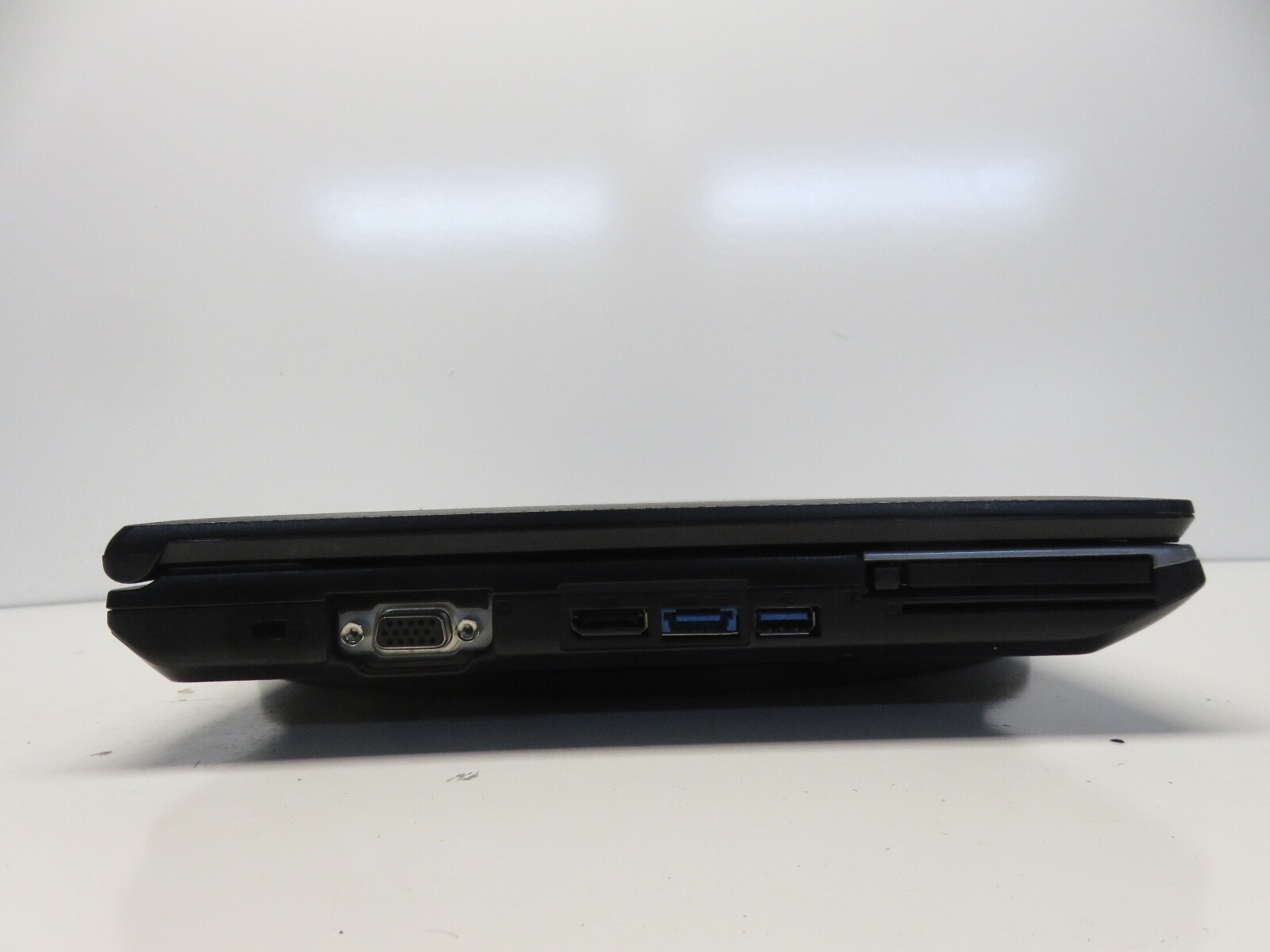 Fujitsu LifeBook E752 Intel i5-3340M 2.7GHz 2 GB NO HDD No Batt
