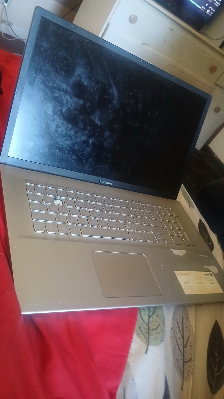 Asus Vivobook 17, AMD Ryzen 3 3250U with radeon graphics, 8gb RAM, 238gb storage
