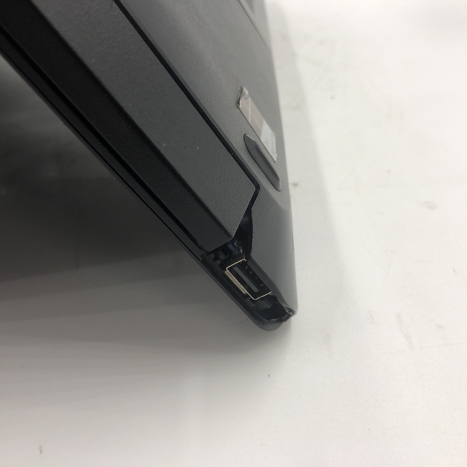 Lenovo Thinkpad E440 Laptop i3 Unknown RAM/HDD/OS Plastic Damage (FOR PARTS)