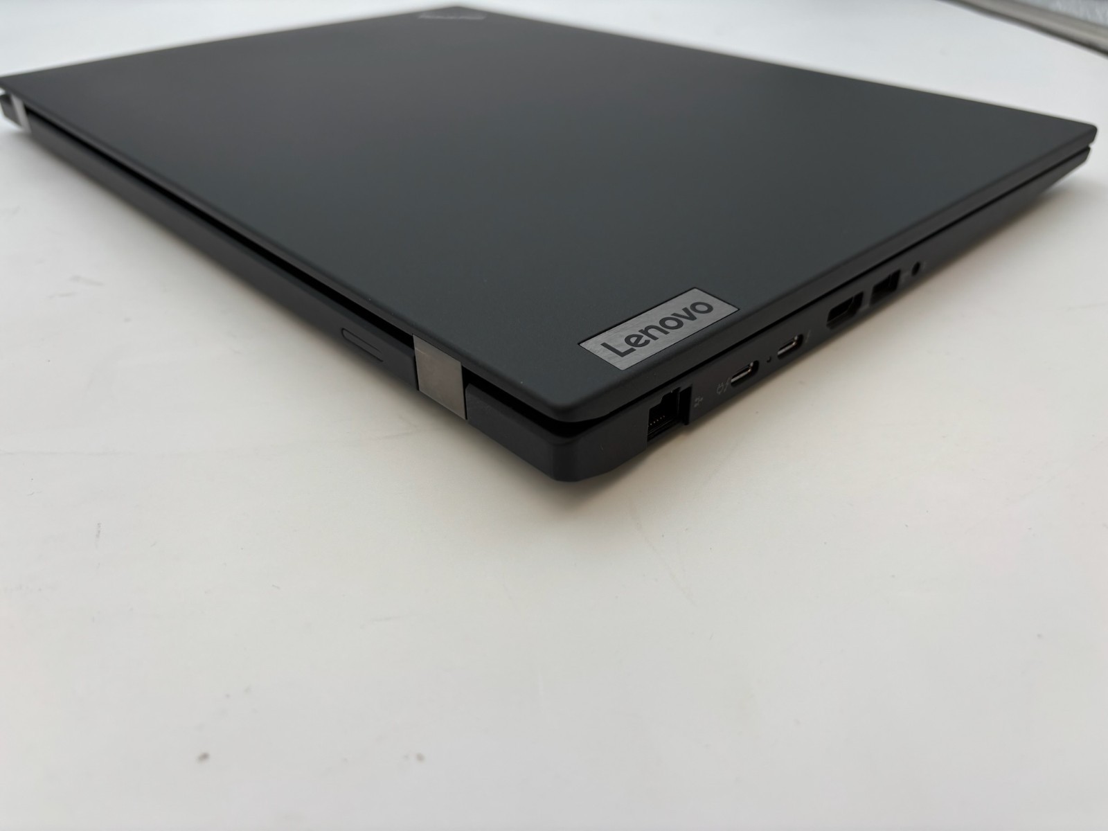Lenovo ThinkPad T16 Gen 1 16″ 512 GB SSD 16 GB RAM i5-1235U Windows 11 Pro