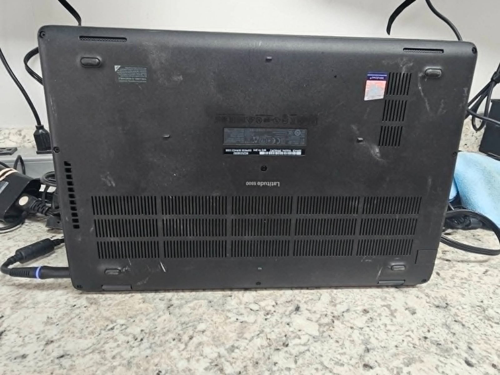 Dell Latitude 5500 15.6” (256GB SSD Intel Core i5-8265U 3.9GHz 8GB RAM) Laptop