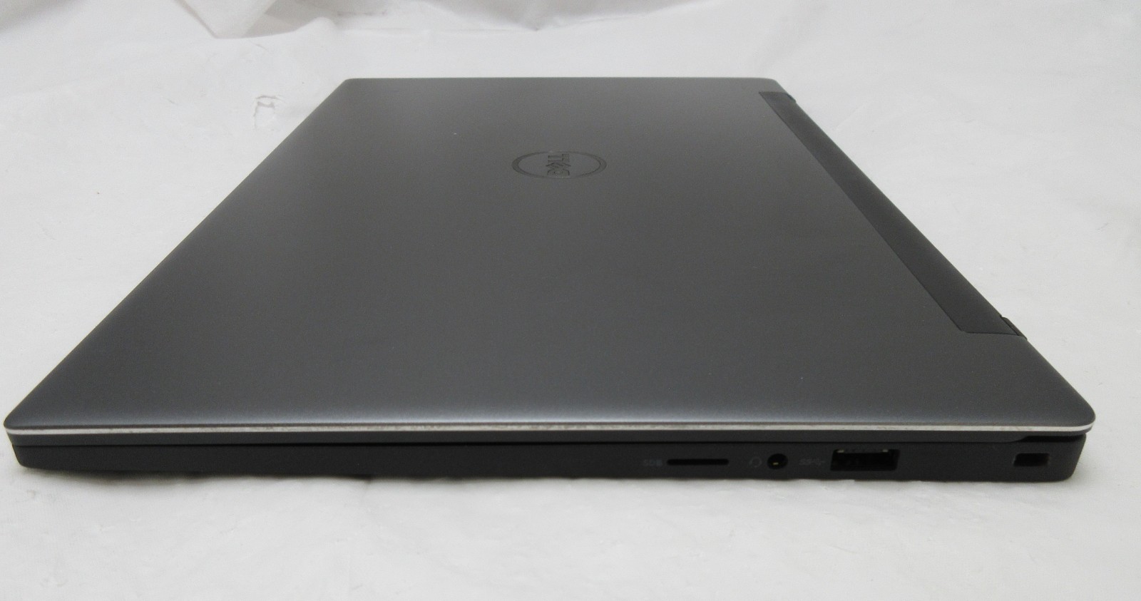 Dell Laitude 7370 13.3″ : Core M7-6Y7S 1.2GHz : 8GB RAM : 256GB SSD : No OS QHD+