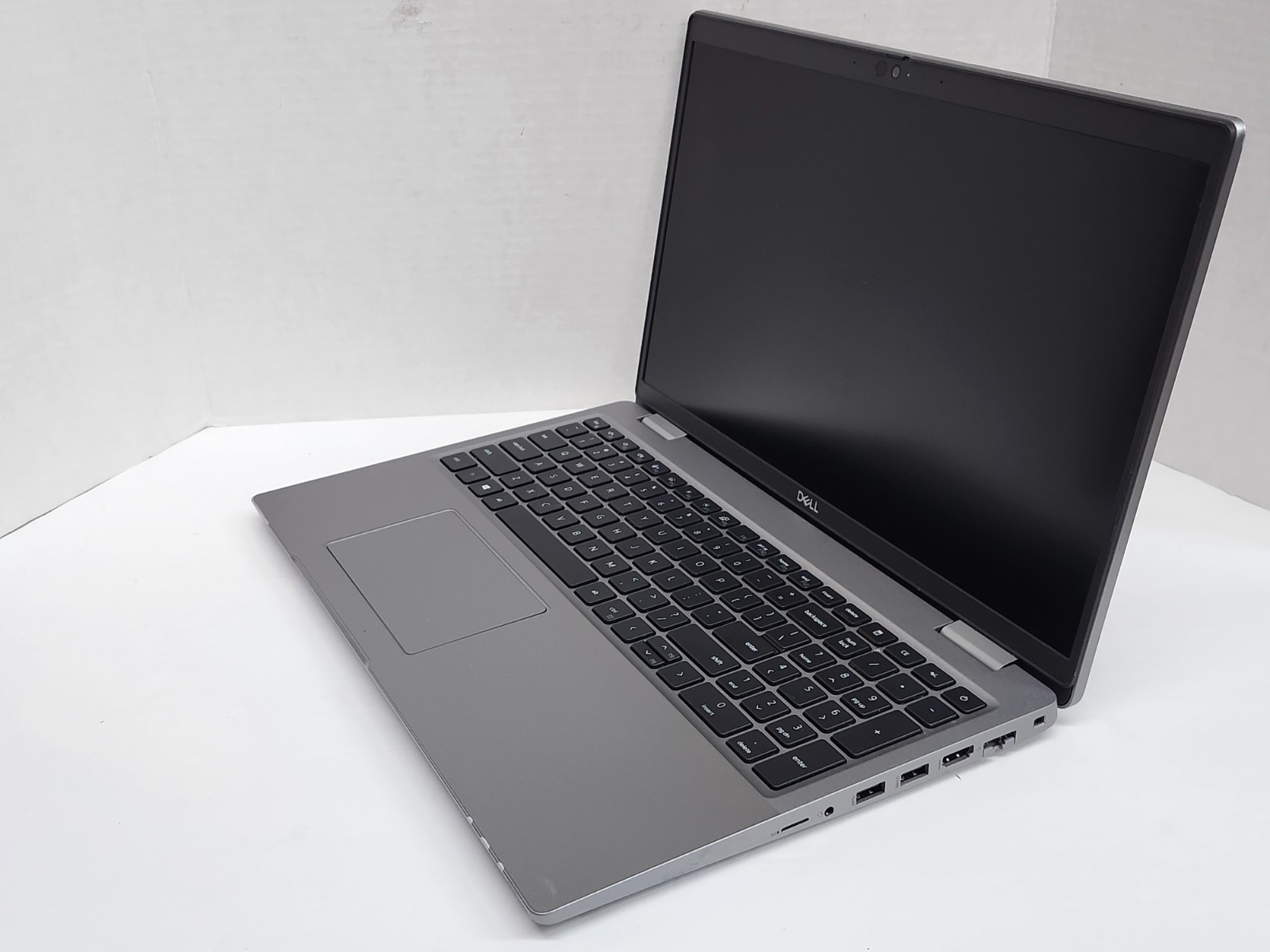Dell Latitude 5520 Laptop – 11th Gen i5-1145G7 16GB 512GB Cam Backlit Touch Sp3