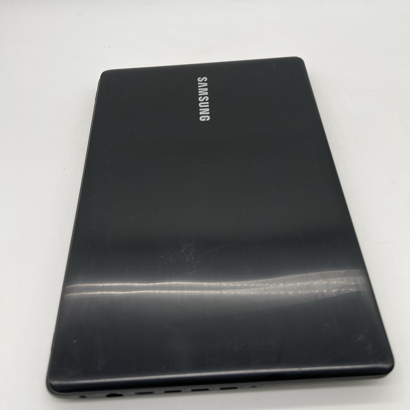 Samsung NP530E5M Laptop Intel i5-7200U 8GB RAM 500GB HDD NVIDIA 920MX Fast Ship