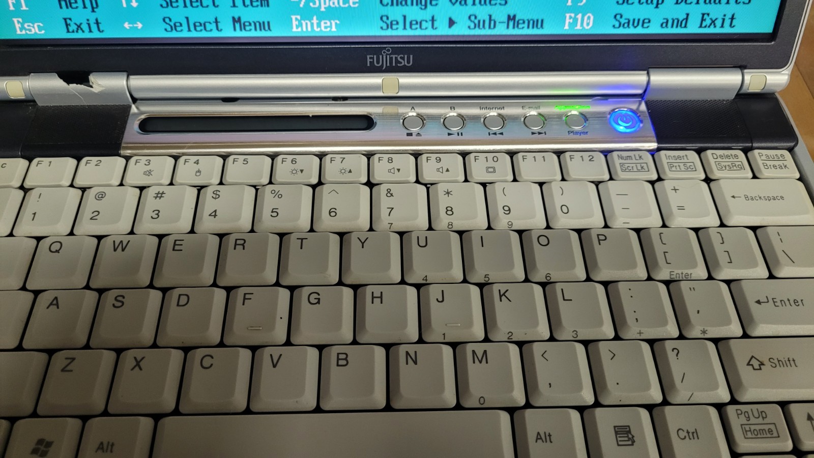 Fujitsu LifeBook S6231 Intel Pentium M 1.60GHz 512MB RAM No HDD