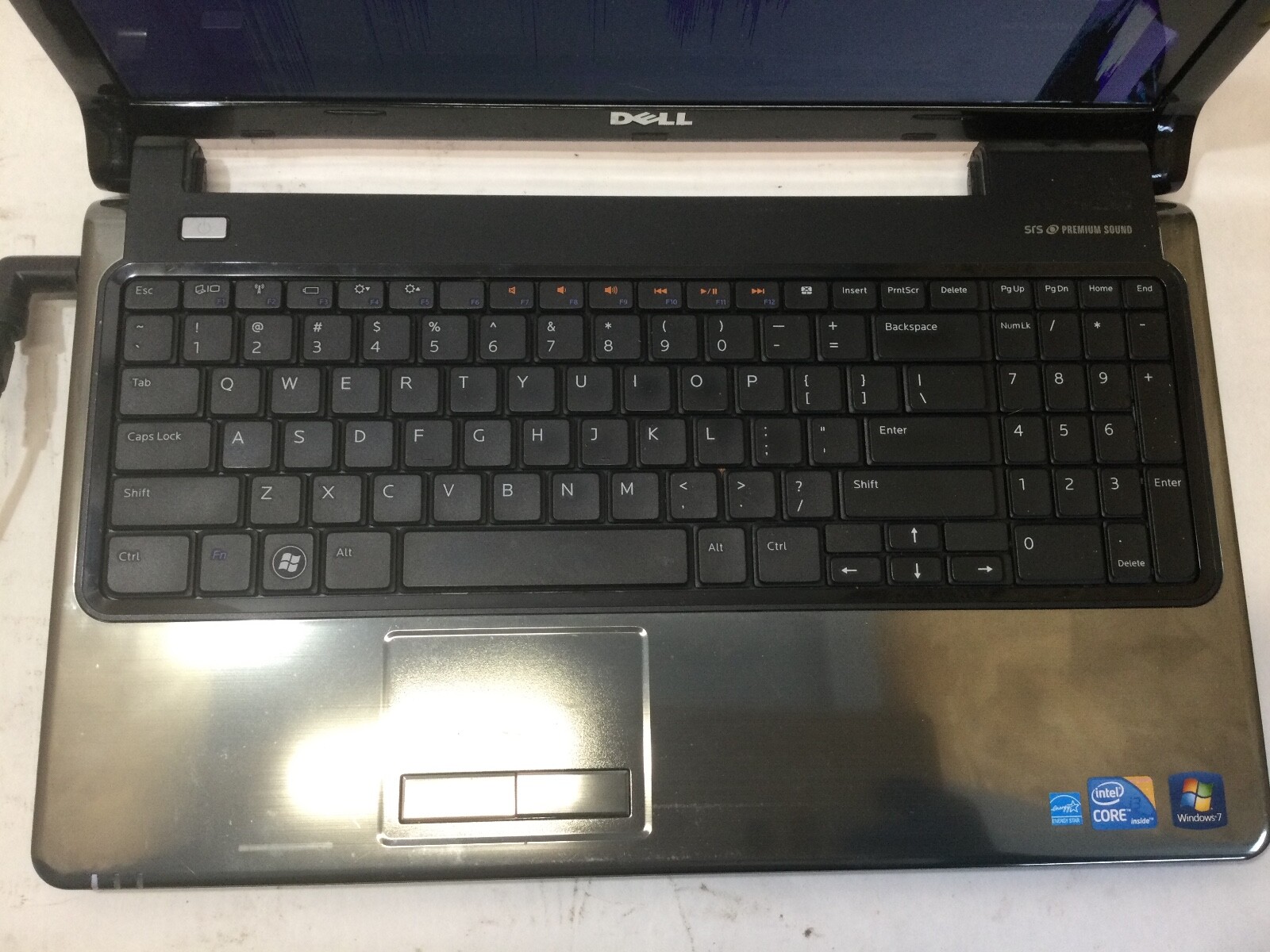 DELL INSPIRON 1564 – INTEL I3 – 4GB RAM – BROKEN SCREEN – FOR PARTS – READ = BB!
