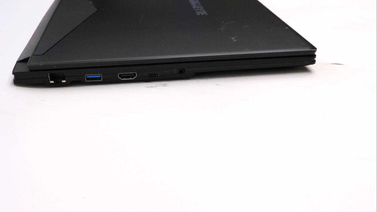 Gigabyte AERO 15 Classic-WA 15″ i7-9750h 16GB 512GB – Very Good