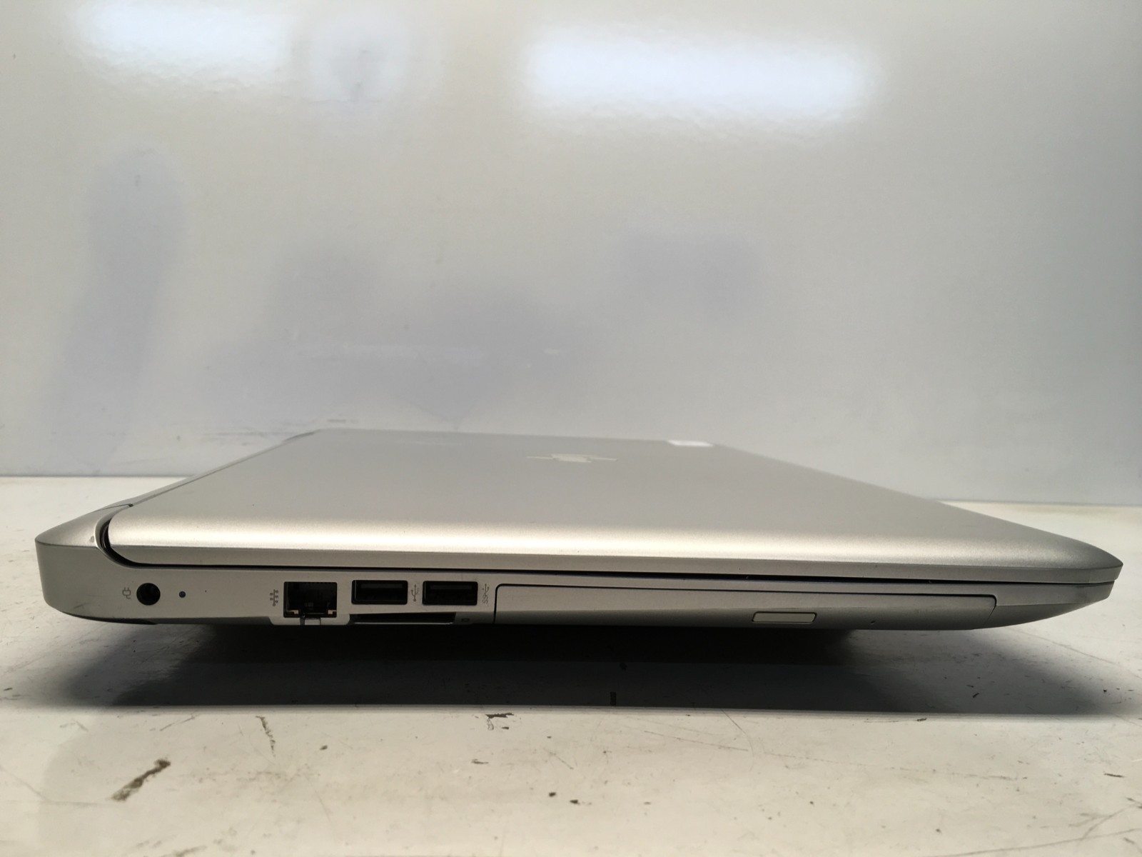 HP Pavilion 17T-G100 Intel i5-6200U 2.3GHz 8 GB NO HDD/Battery