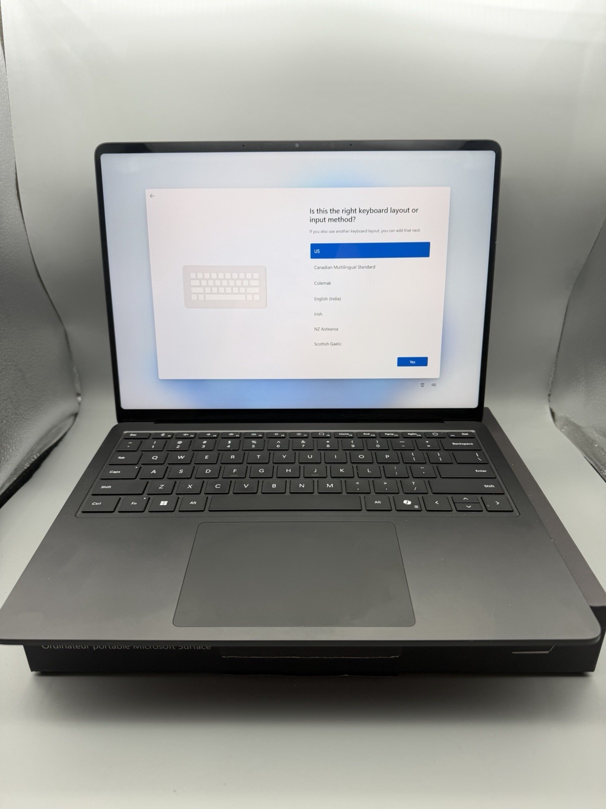 Microsoft Surface Laptop 7th 13.8″ Snapdragon X Elite 16GB Ram 1TB SSD Black