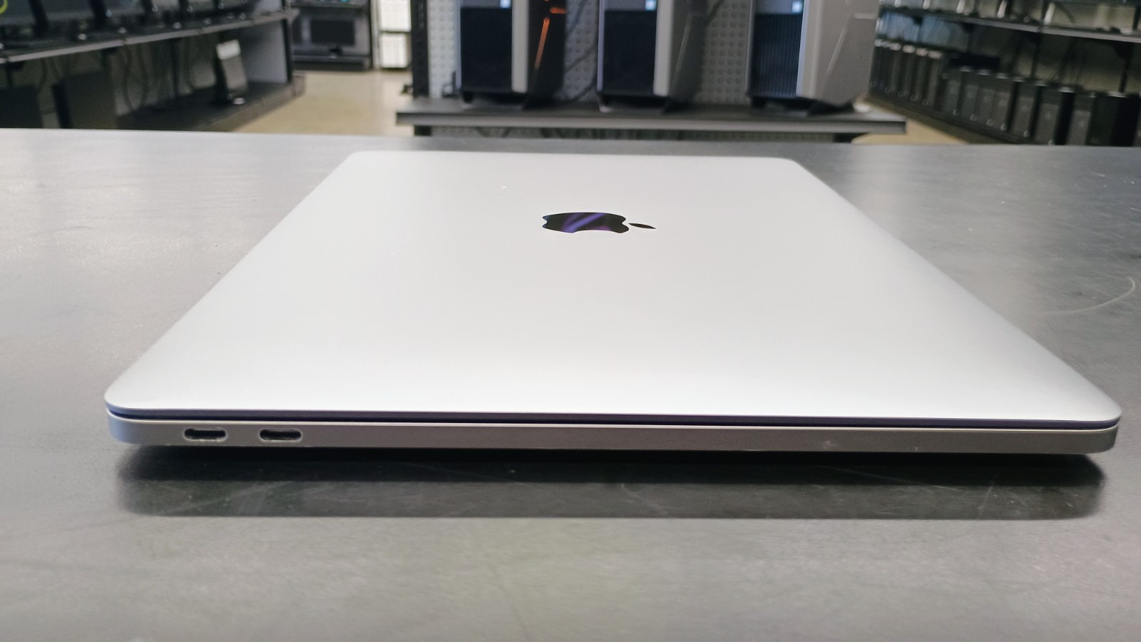 Apple MacBook Pro 2017 A1708 EMC 3164 AS-IS for Parts & Non-Functional