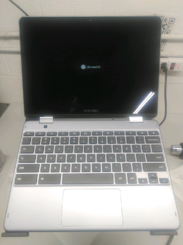 Samsung Chromebook Plus V2 XE521QAB-M02US Laptop 12.2″ Touchscreen (4GB+64GB)