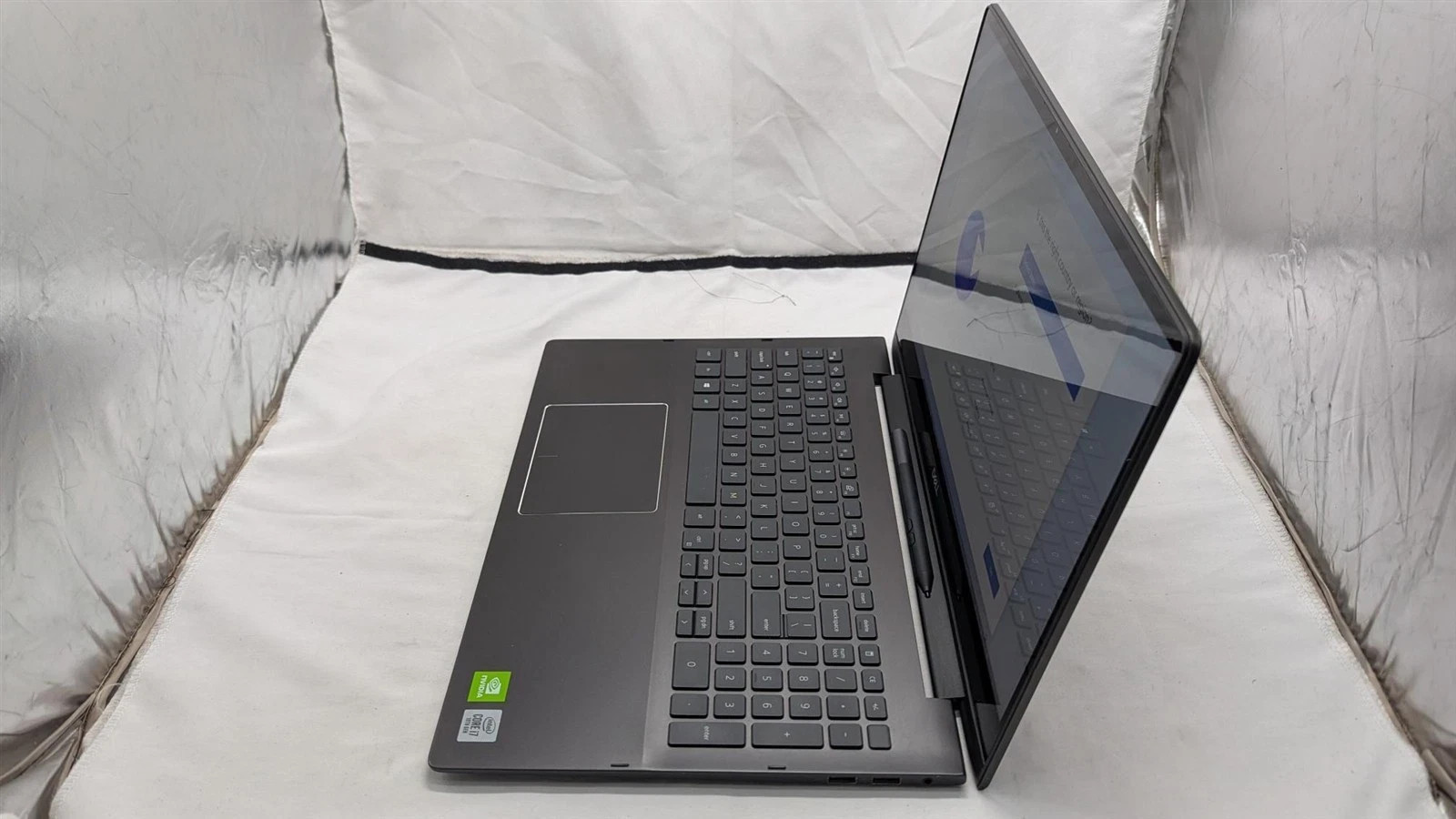 Dell Inspiron 7591 2n1 Touch 15.6″ i7-10510U MX250 16GB RAM 512GB NVMe Win 11